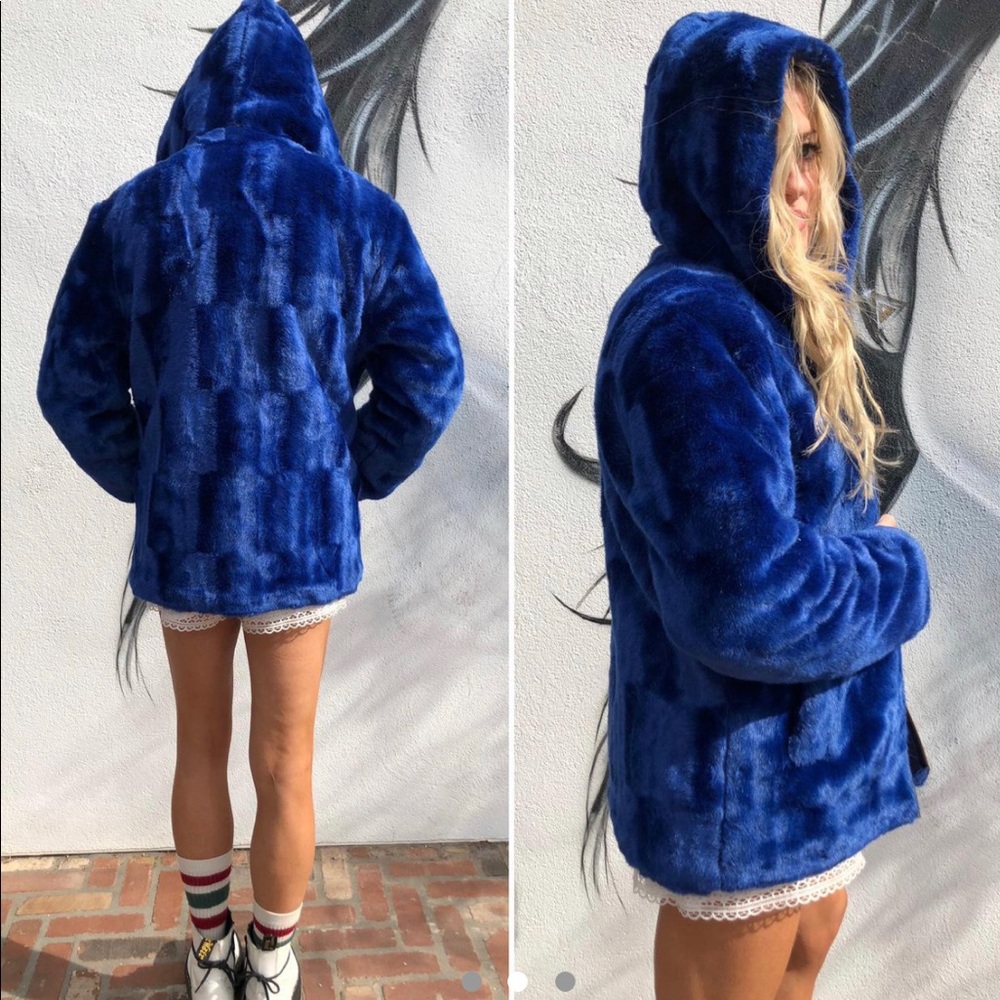 Supreme faux fur royal blue jacket hoodie - Picture 2 of 3